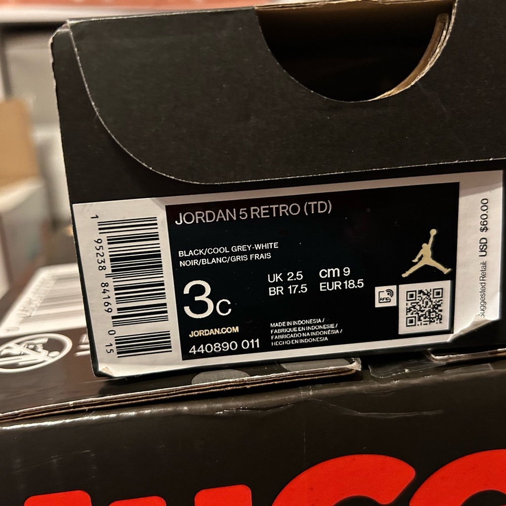 Jordan Retro 5 Oreo - Picture 4 of 4